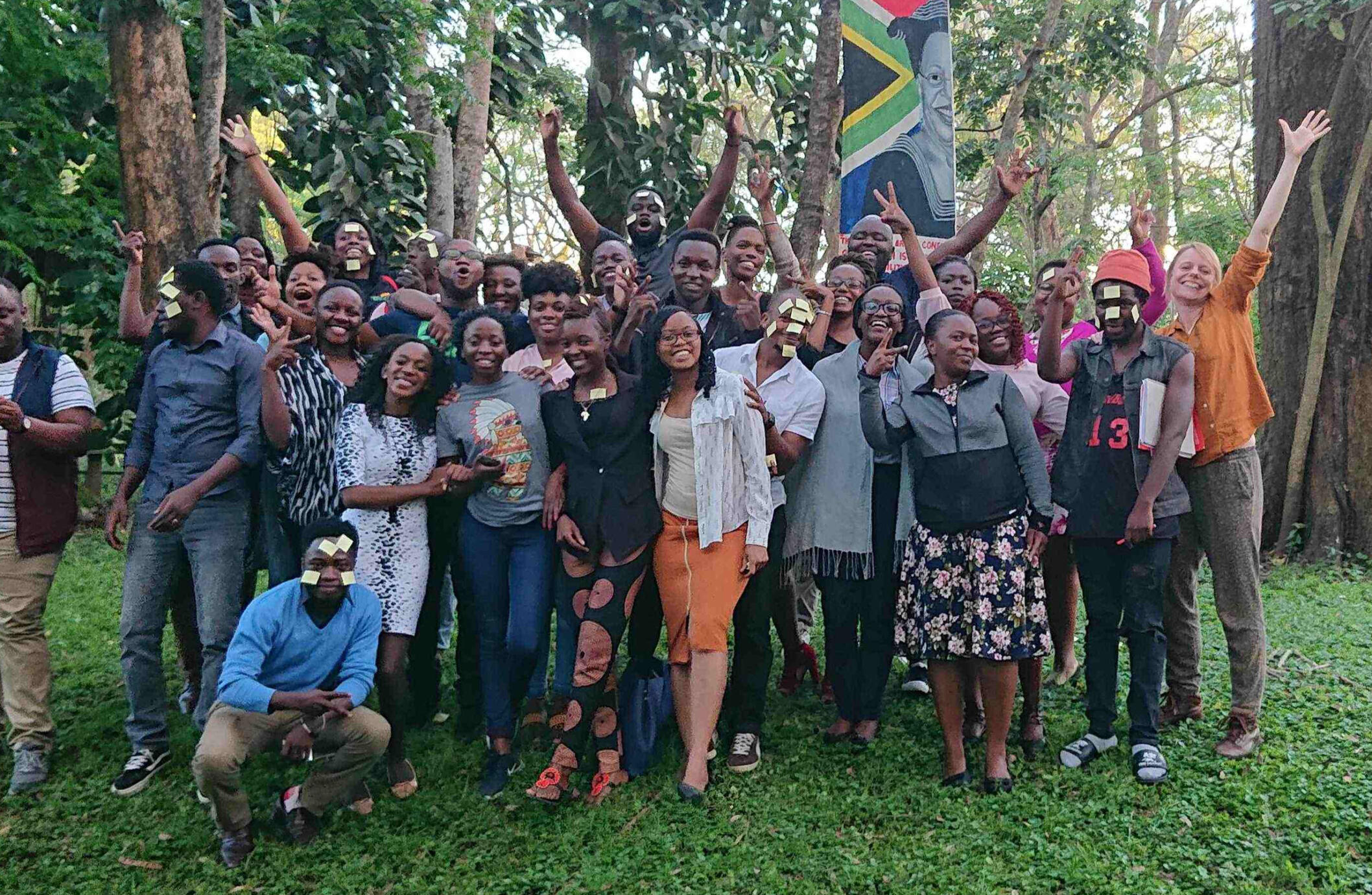 Running tailored leadership courses & trainings based on experiential learning